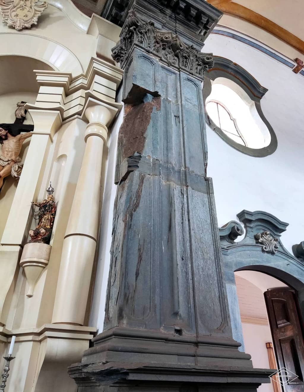 Columna de la iglesia