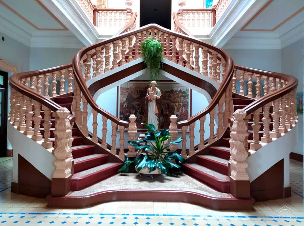 Escalera interior del seminario mayor
