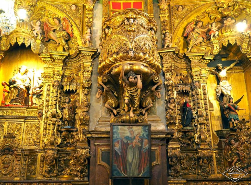 Interior dorado de la iglesia de Nossa Senhora do Pilar