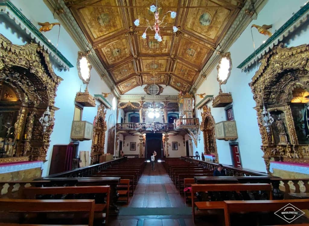 Interior de la iglesia matriz de Tiradentes